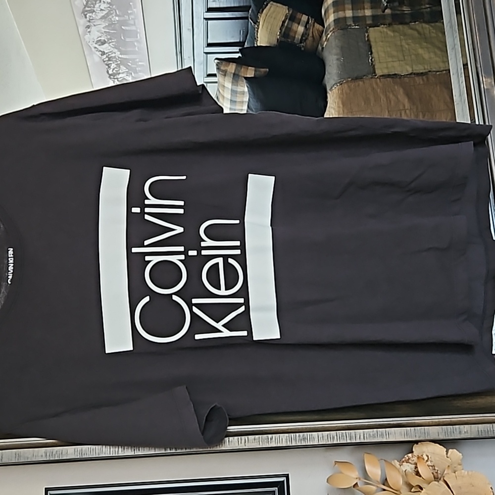 Calvin Klein logo t-shirt. Size Medium